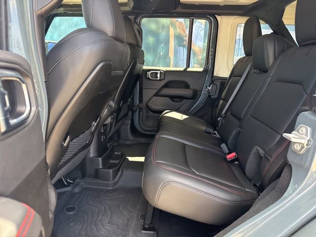 Used 2025 Jeep Wrangler Unlimited Rubicon w/ Convenience Group image 9
