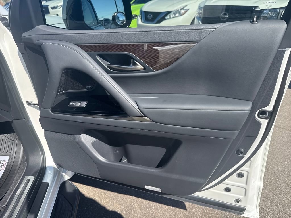 Used 2023 Lexus LX 600 4WD w/ Accessory Package (Z1) image 41