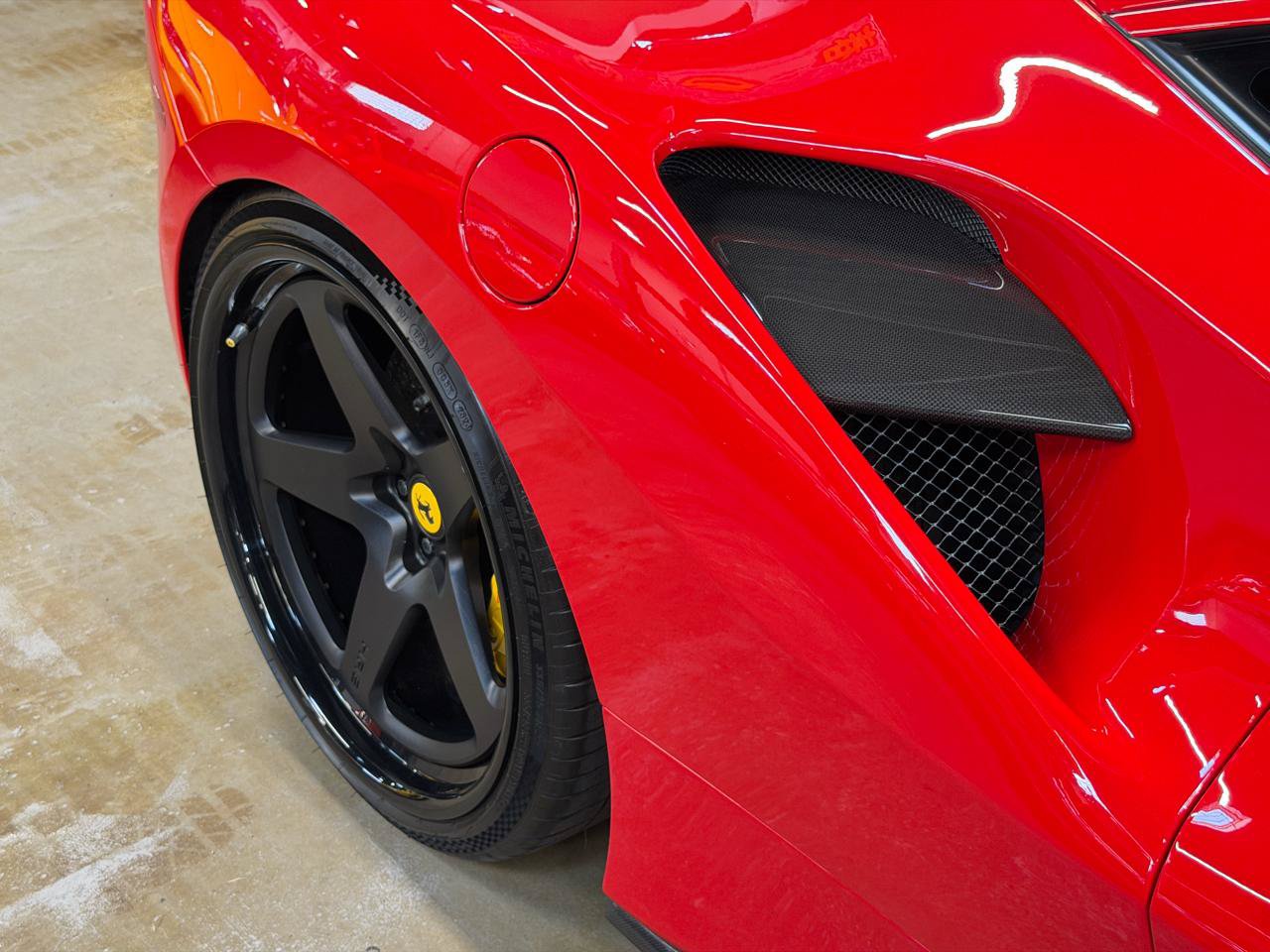 Used 2018 Ferrari 488 GTB RWD image 16