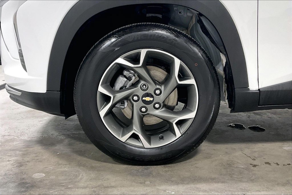Used 2026 Chevrolet Trax LT FWD image 10