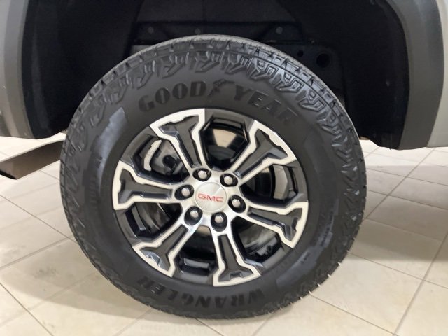 Used 2024 GMC Canyon AT4 w/ Technology Package image 27