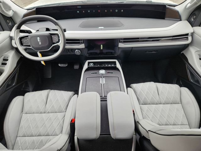 New 2026 Lincoln Navigator L Black Label AWD/4WD image 10