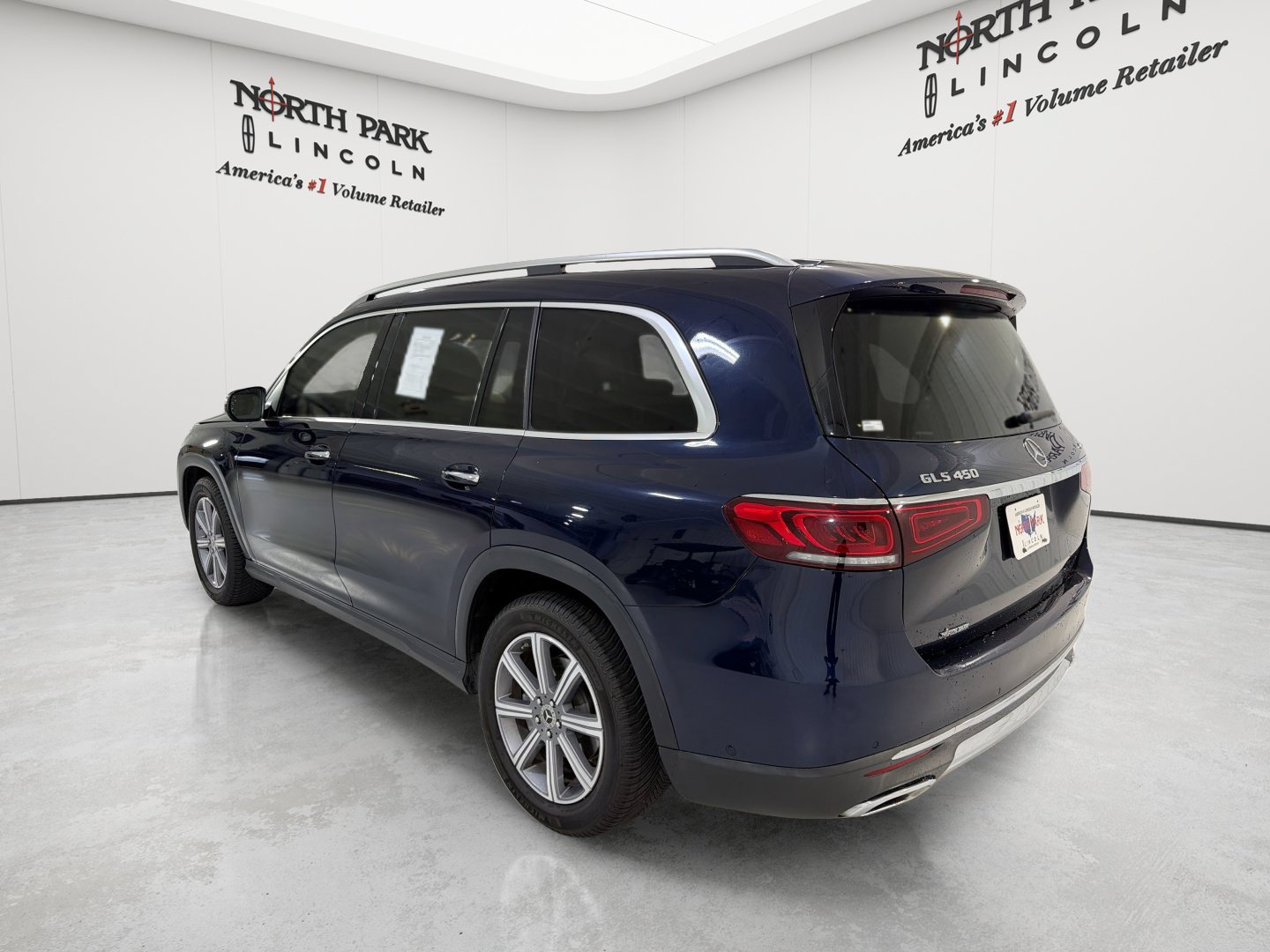 Used 2022 Mercedes-Benz GLS 450 4MATIC image 4