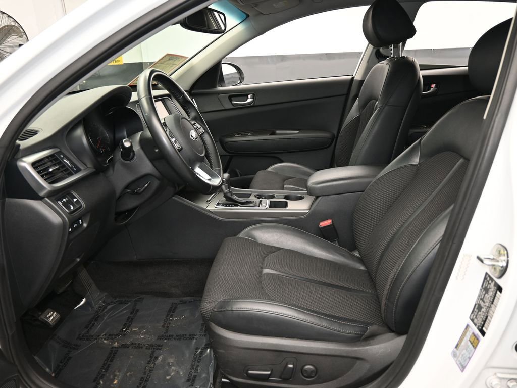 Used 2020 Kia Optima S image 11
