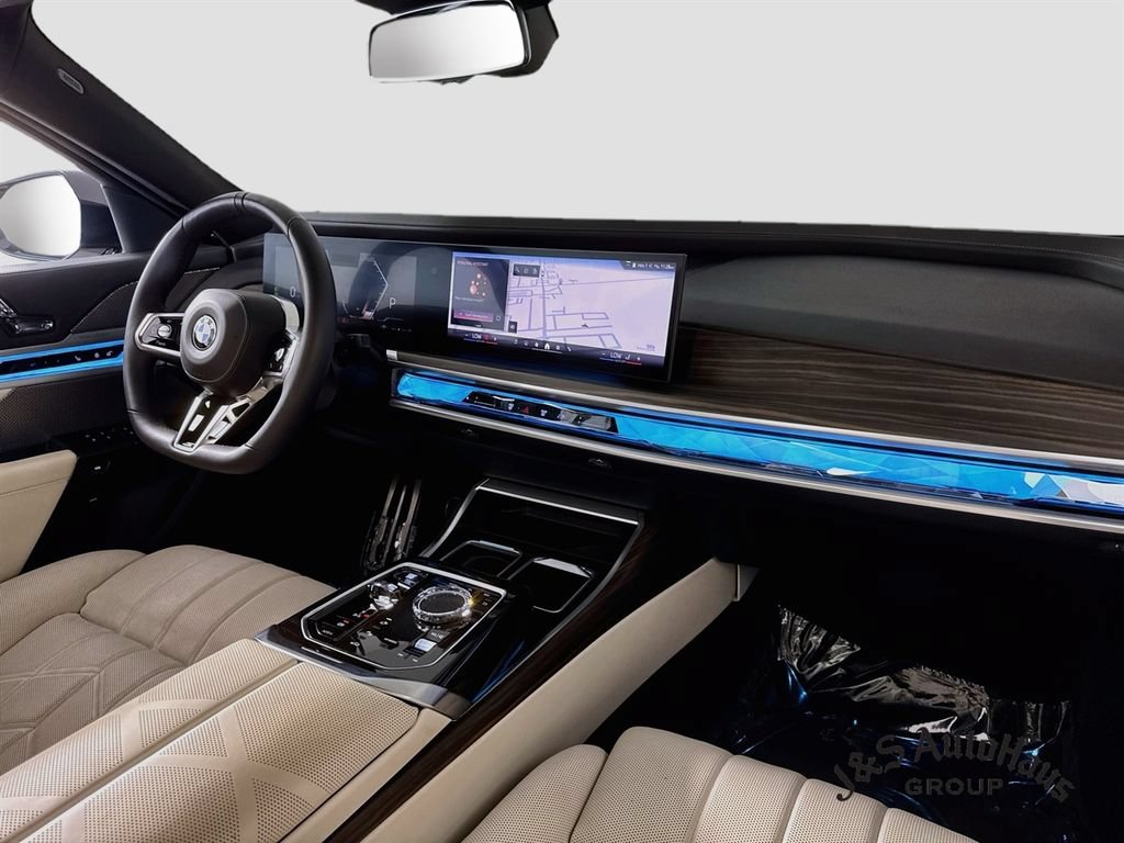 Used 2024 BMW 740i xDrive AWD/4WD image 31