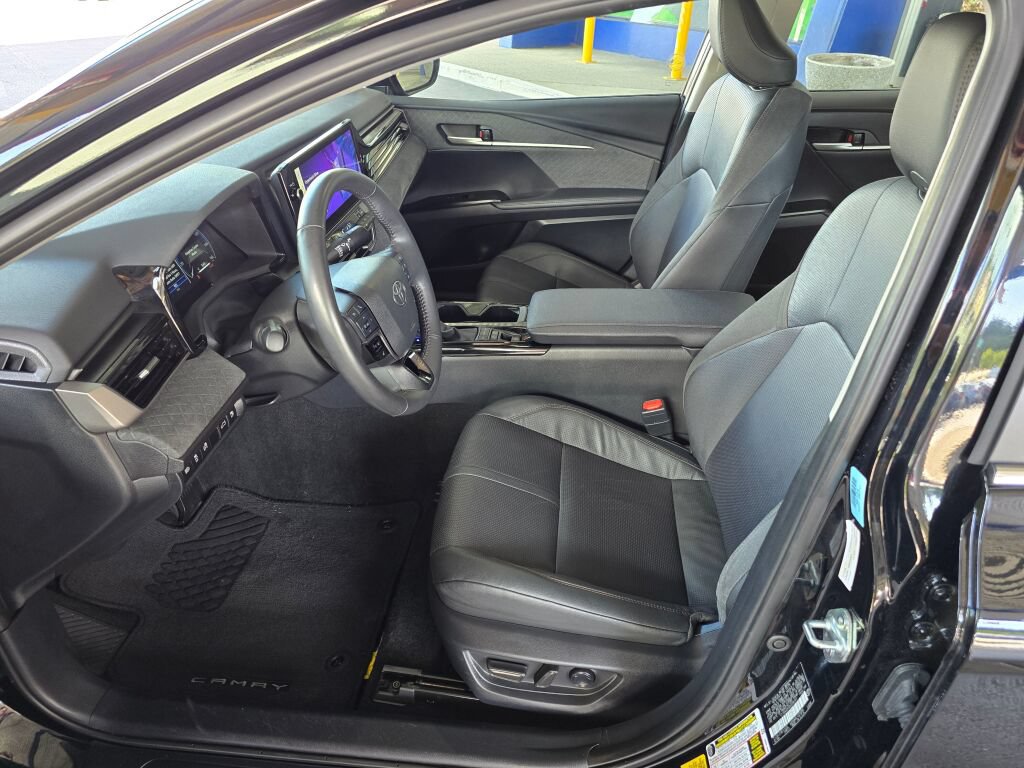 Used 2025 Toyota Camry XLE FWD image 20