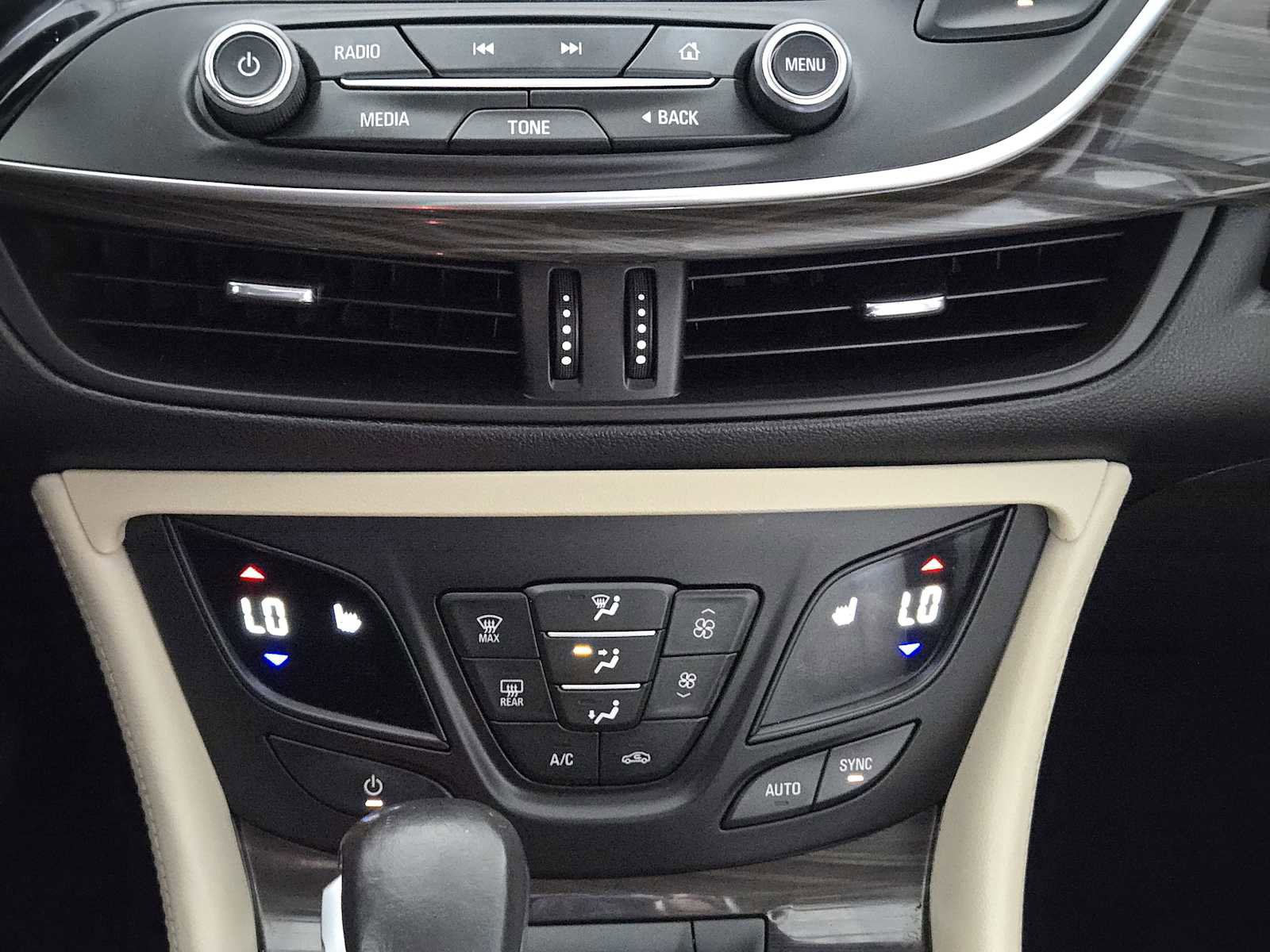 Used 2019 Buick Envision Preferred image 18