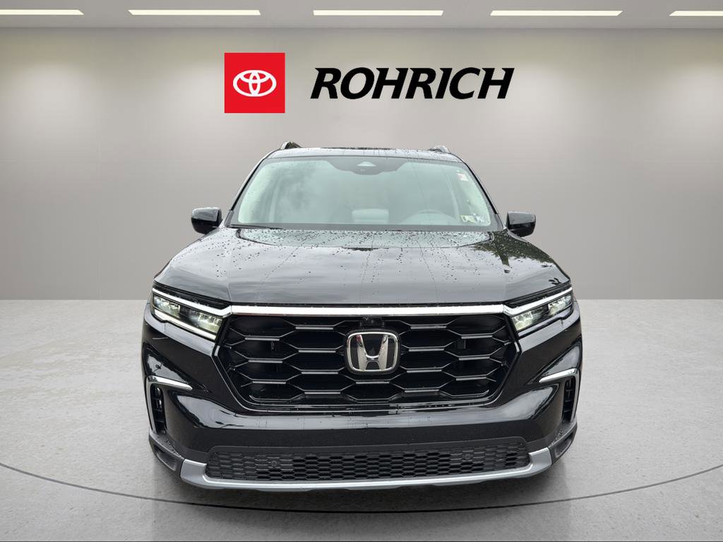 Used 2025 Honda Pilot Elite image 2