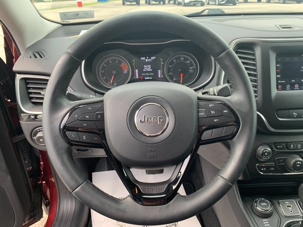 Used 2019 Jeep Cherokee Latitude Plus AWD/4WD image 25