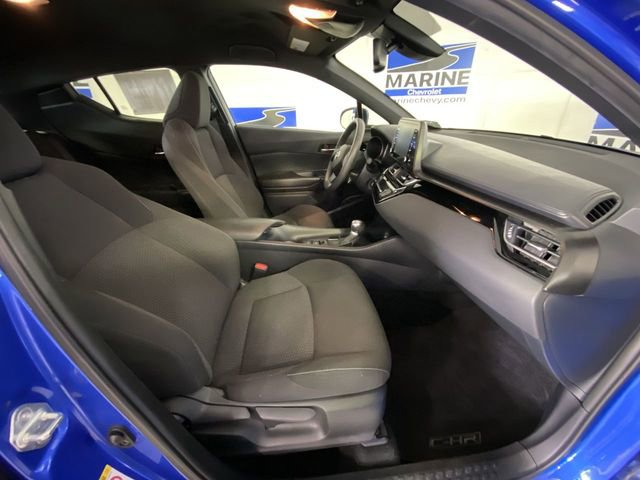 Used 2019 Toyota C-HR LE FWD image 31