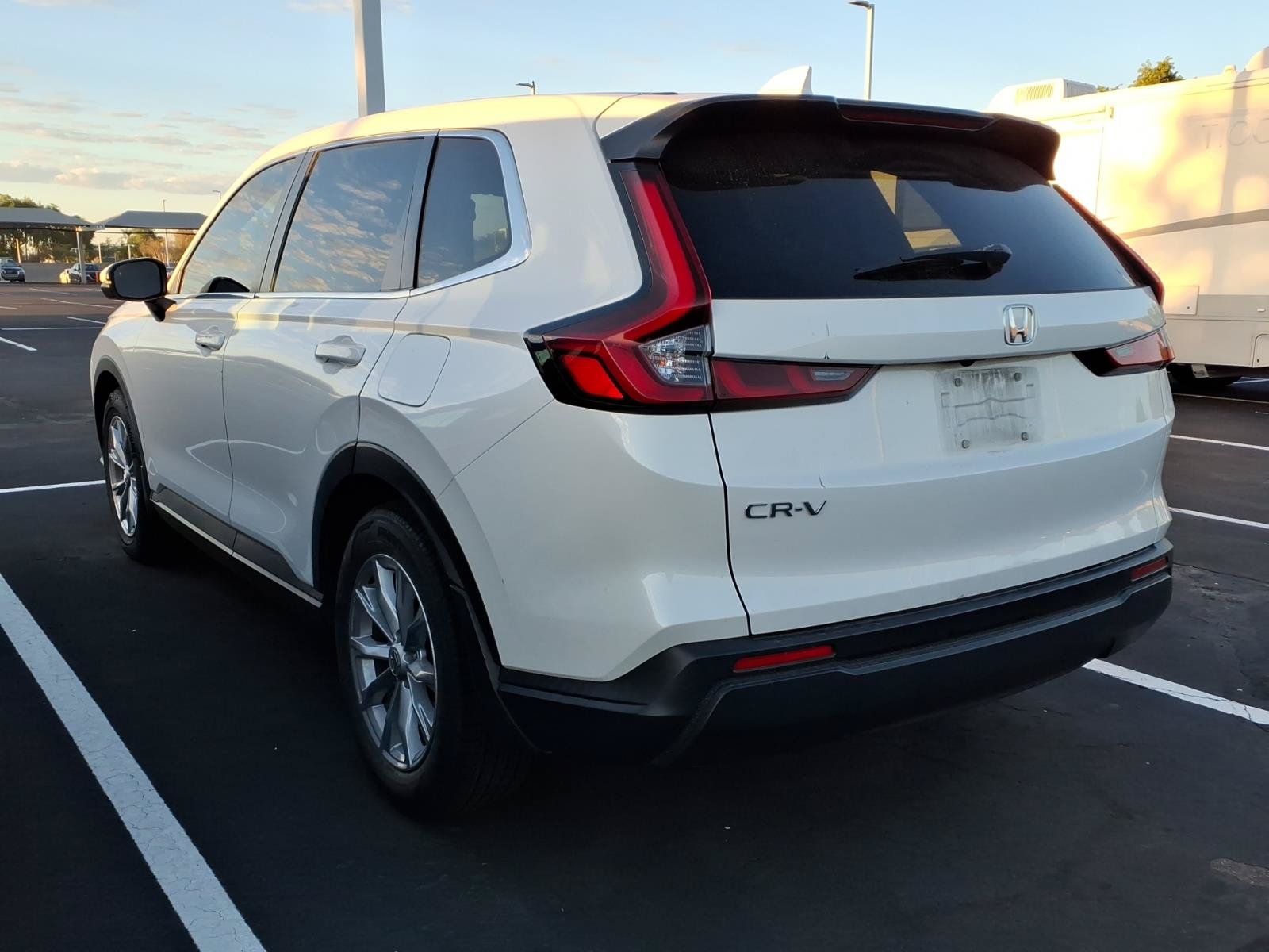 Used 2023 Honda CR-V EX image 4