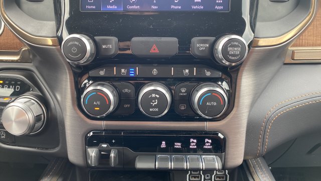 Used 2022 RAM 1500 Limited w/ Body Color Bumper Group AWD/4WD image 18