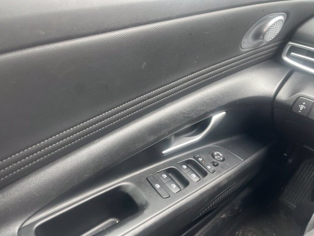 Used 2024 Hyundai Elantra Limited FWD image 15