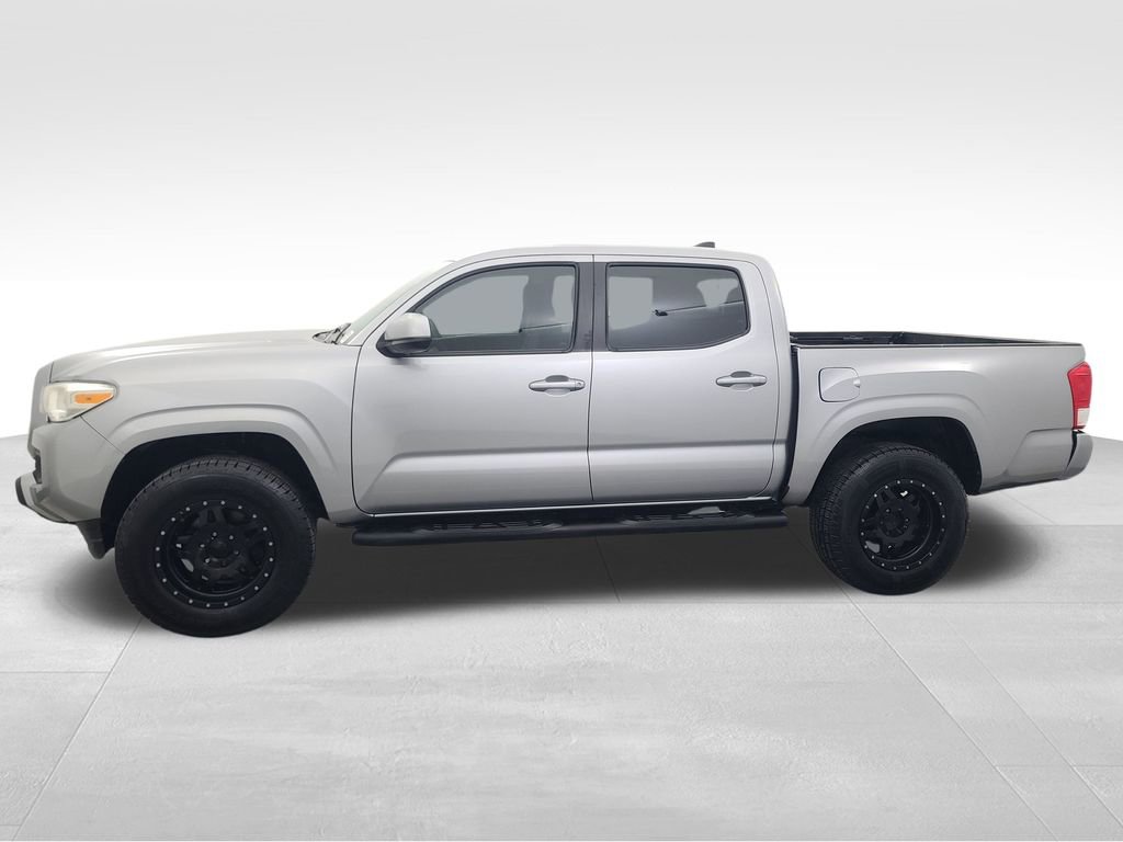 Used 2016 Toyota Tacoma SR image 8