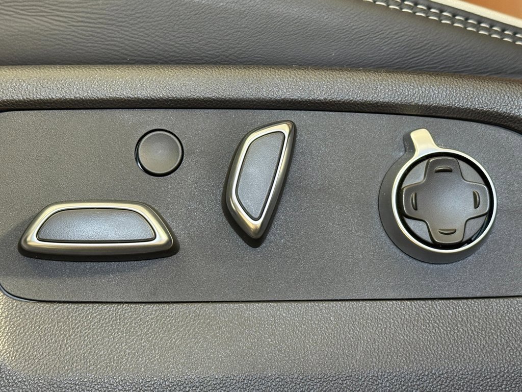 Used 2024 GMC Sierra 3500 Denali Ultimate image 30