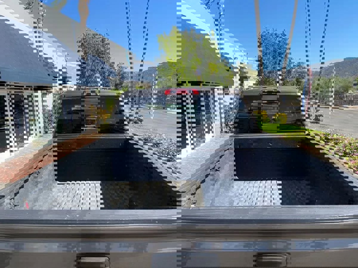 Used 2015 GMC Sierra 2500 Denali w/ Duramax Plus Package image 9