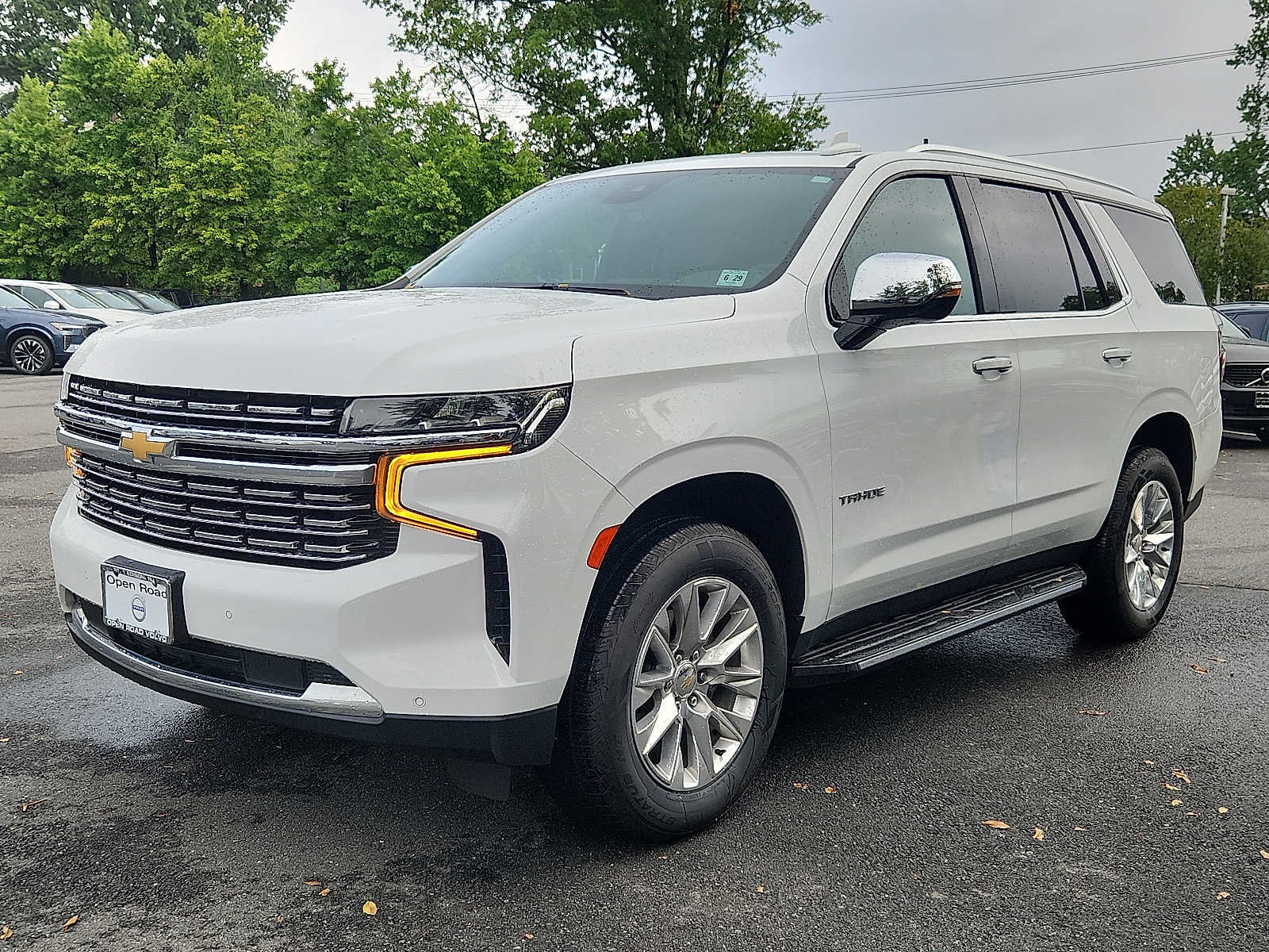 Used 2024 Chevrolet Tahoe Premier AWD/4WD image 3