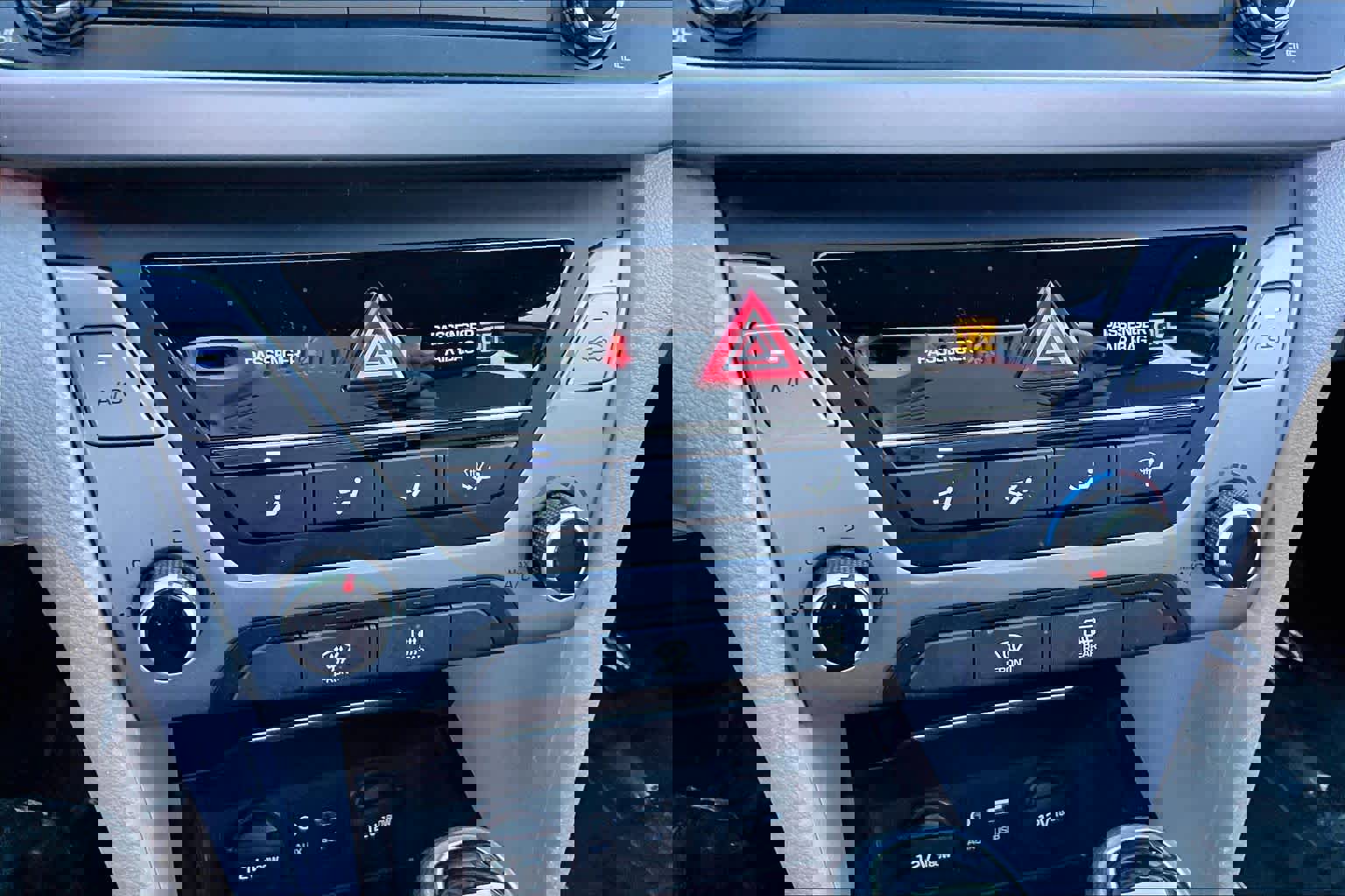 Used 2017 Hyundai Elantra SE image 24