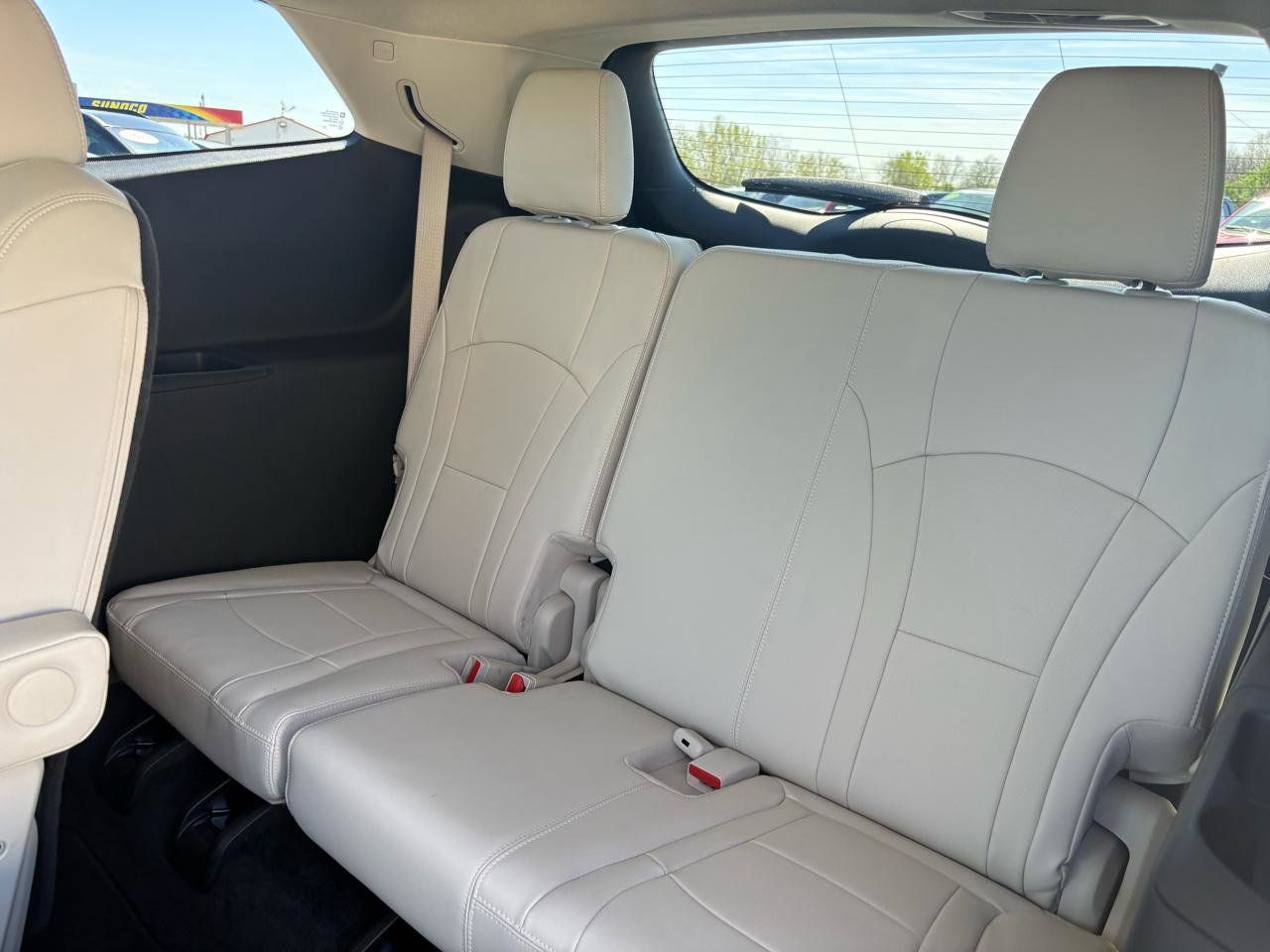 Used 2023 Buick Enclave Essence image 36