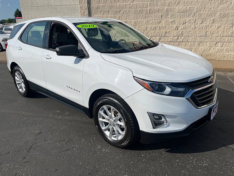 Used 2019 Chevrolet Equinox LS image 2