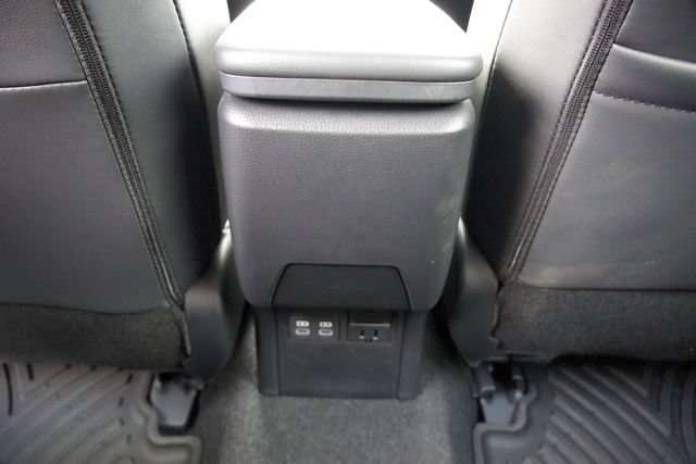 Used 2026 Toyota Prius Plug-In Hybrid FWD image 17