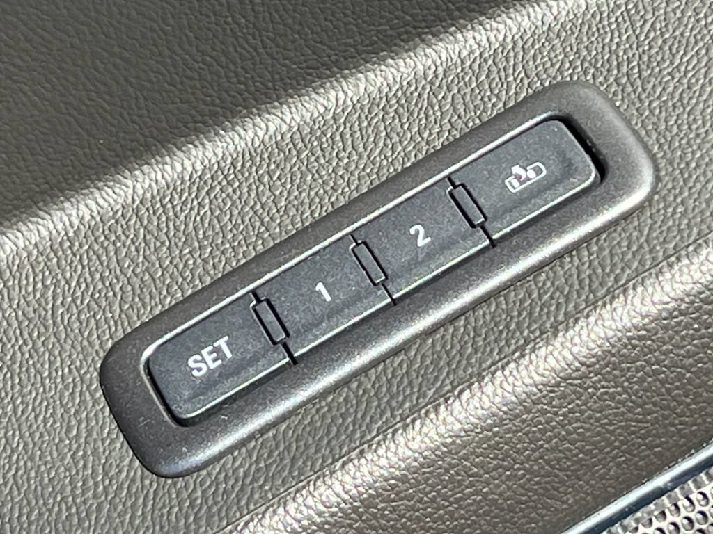 Used 2018 Chevrolet Suburban Premier w/ Max Trailering Package AWD/4WD image 19