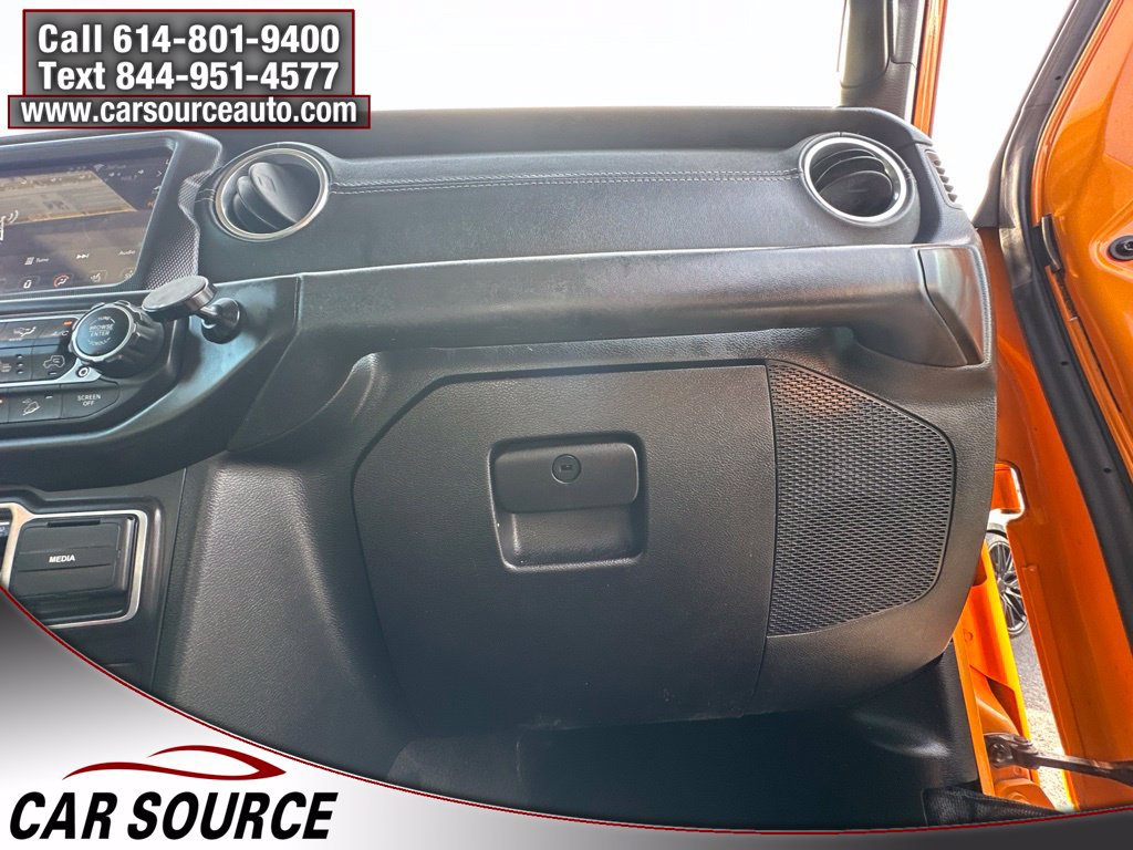 Used 2018 Jeep Wrangler Unlimited Sahara w/ Uconnect 4C Nav & Sound Group AWD/4WD image 32