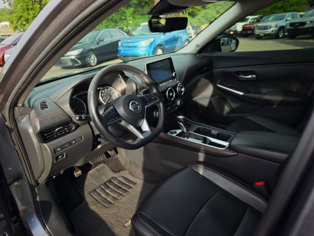 Used 2022 Nissan Sentra SR w/ SR Premium Package FWD image 12