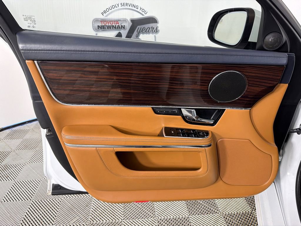 Used 2012 Jaguar XJ L image 12
