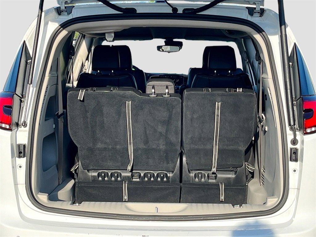 Certified 2024 Chrysler Pacifica Touring-L image 24