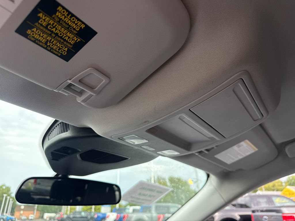 Used 2025 Ford Escape Active AWD/4WD image 38