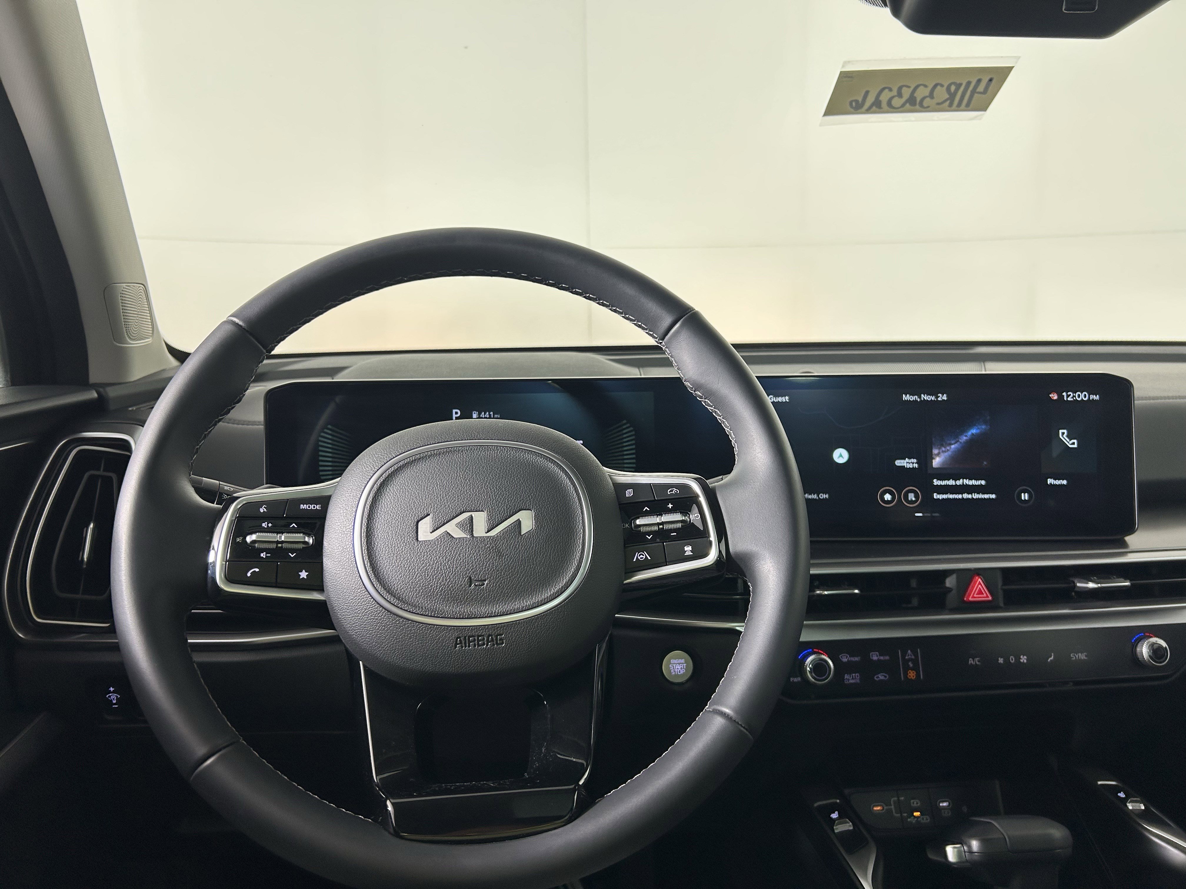 Used 2025 Kia Sorento S w/ Panoramic Sunroof Package image 13