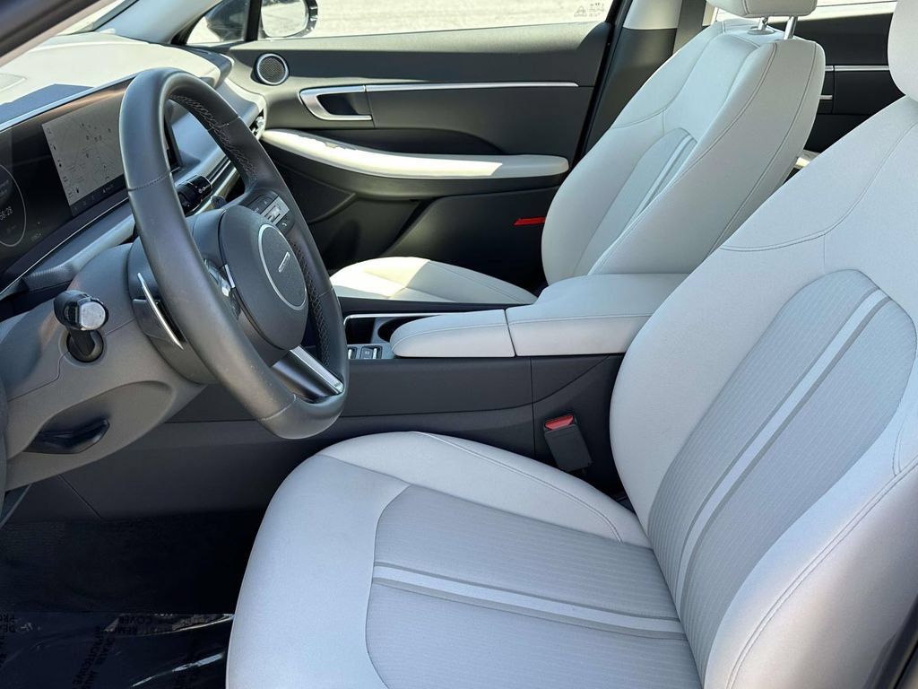 Certified 2024 Hyundai Sonata SEL w/ Convenience Package FWD image 16