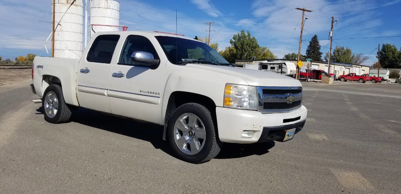 Used 2011 Chevrolet Silverado 1500 LTZ w/ LTZ White Diamond Edition image 2