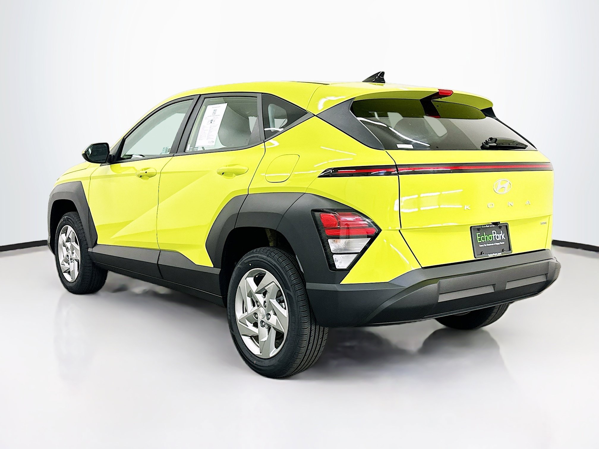 Used 2024 Hyundai Kona SE AWD/4WD image 5