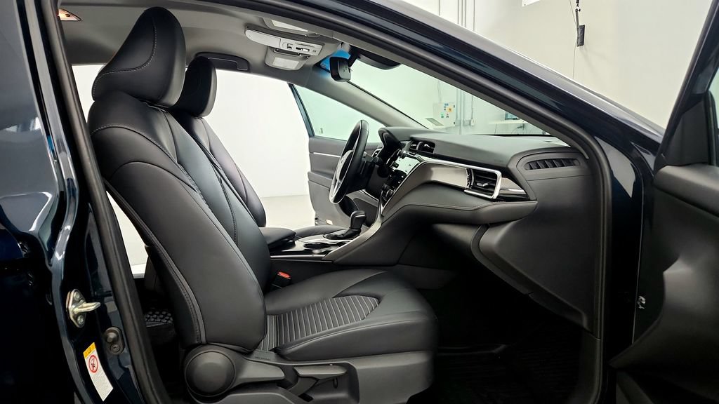 Used 2018 Toyota Camry SE w/ Audio Package FWD image 17
