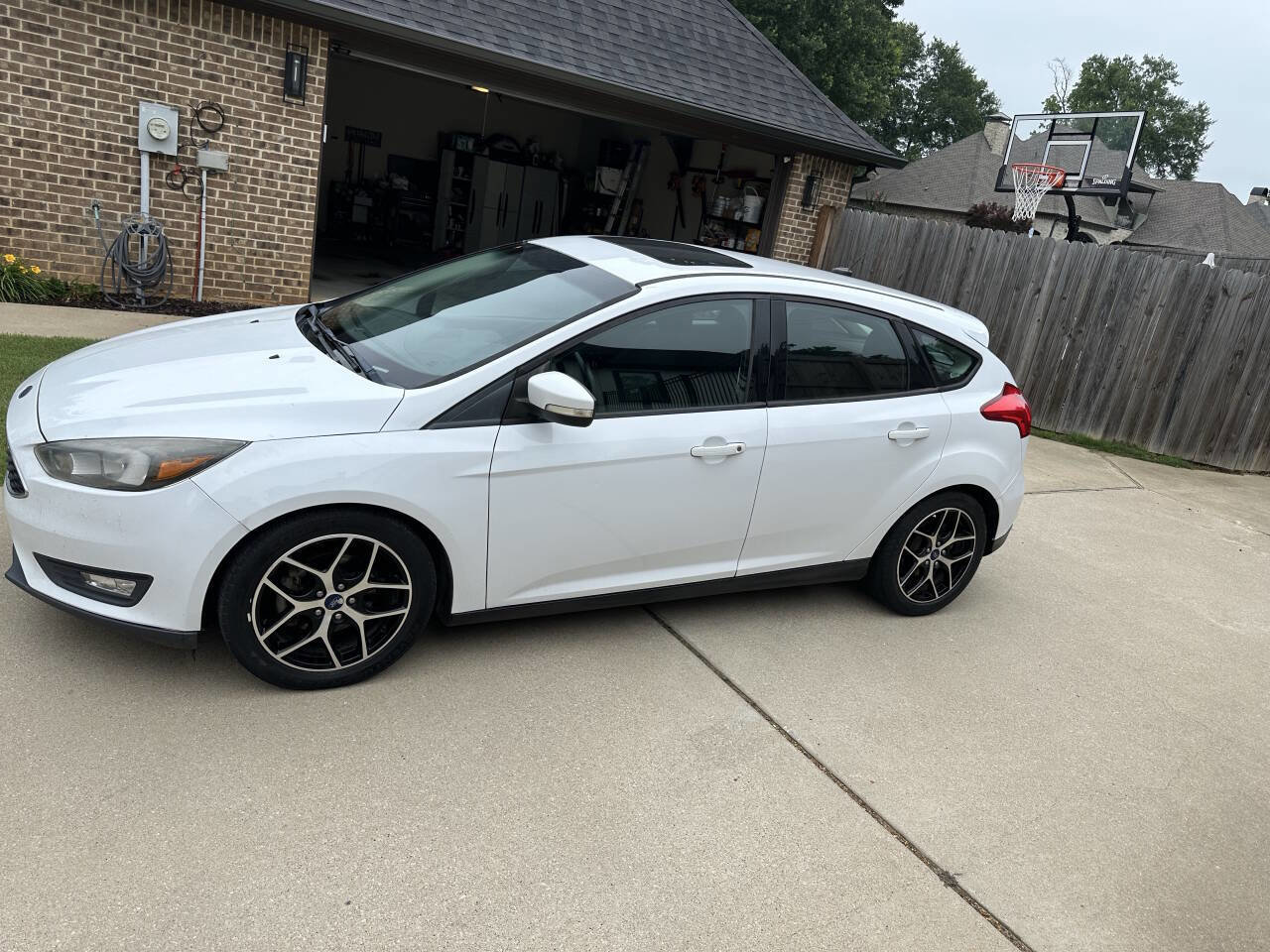 Used 2017 Ford Focus SEL image 3