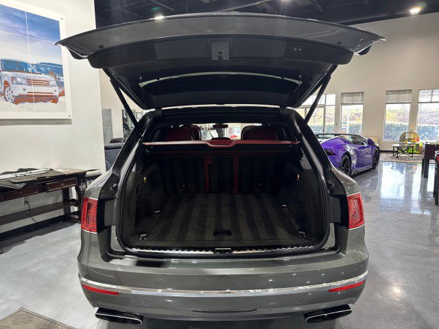 Used 2017 Bentley Bentayga image 13