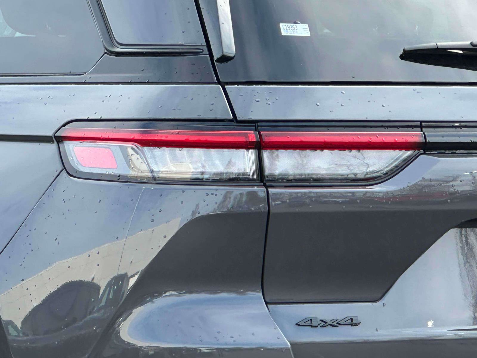 Used 2024 Jeep Grand Cherokee Altitude image 9