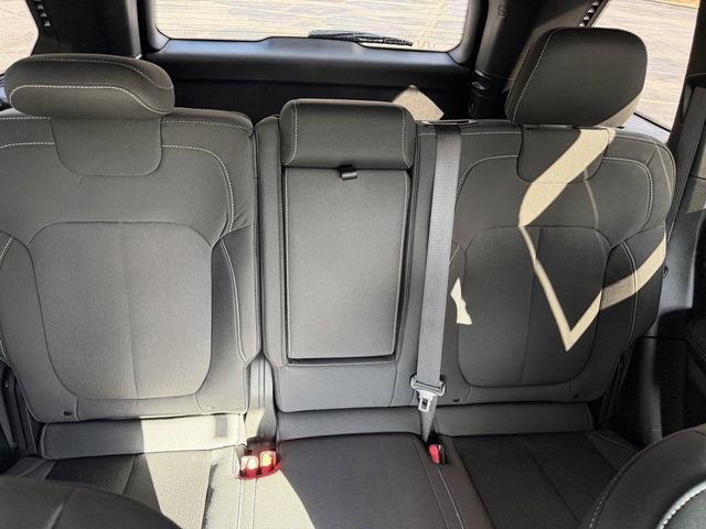 Used 2024 Jeep Grand Cherokee Laredo w/ MOPAR Finishing Package image 28