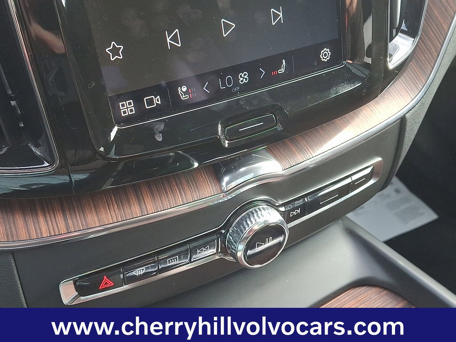 Certified 2023 Volvo XC60 B5 Plus image 17