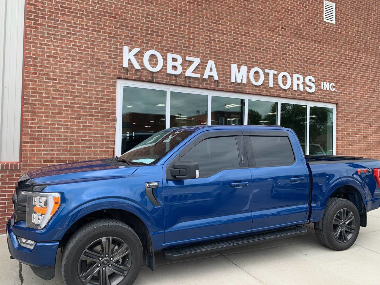 Used 2022 Ford F150 XLT w/ Equipment Group 302A High image 4