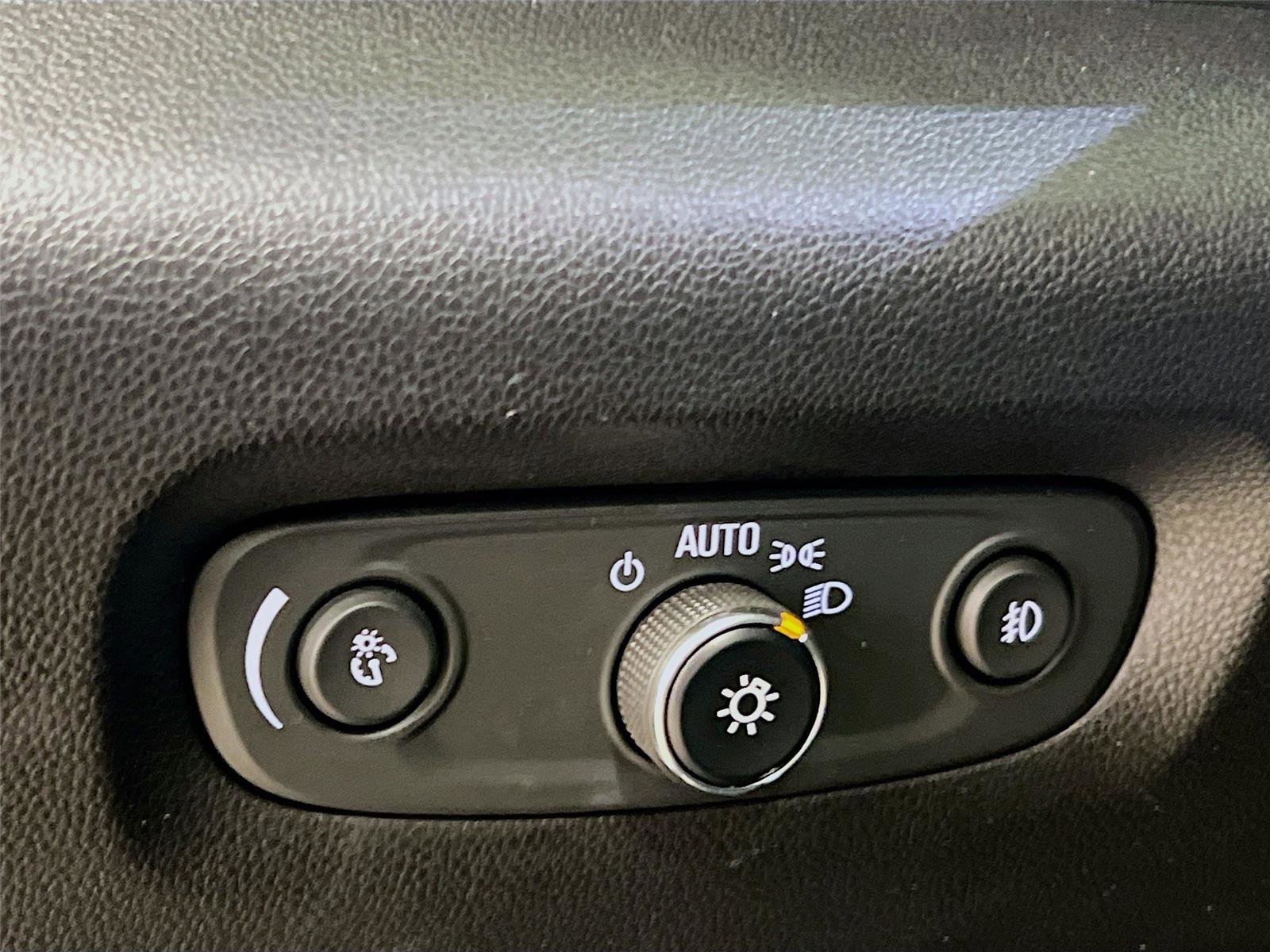 Used 2020 Chevrolet Traverse RS image 22