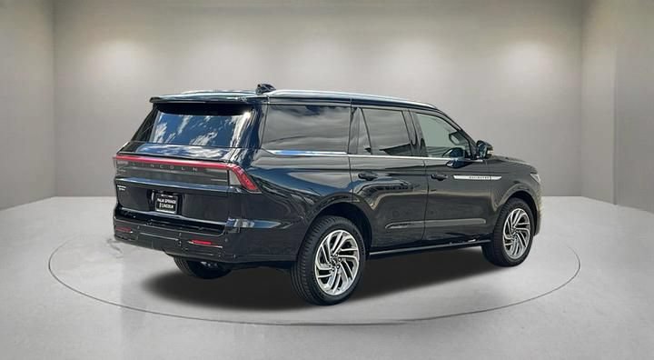 New 2026 Lincoln Navigator L Reserve AWD/4WD image 5