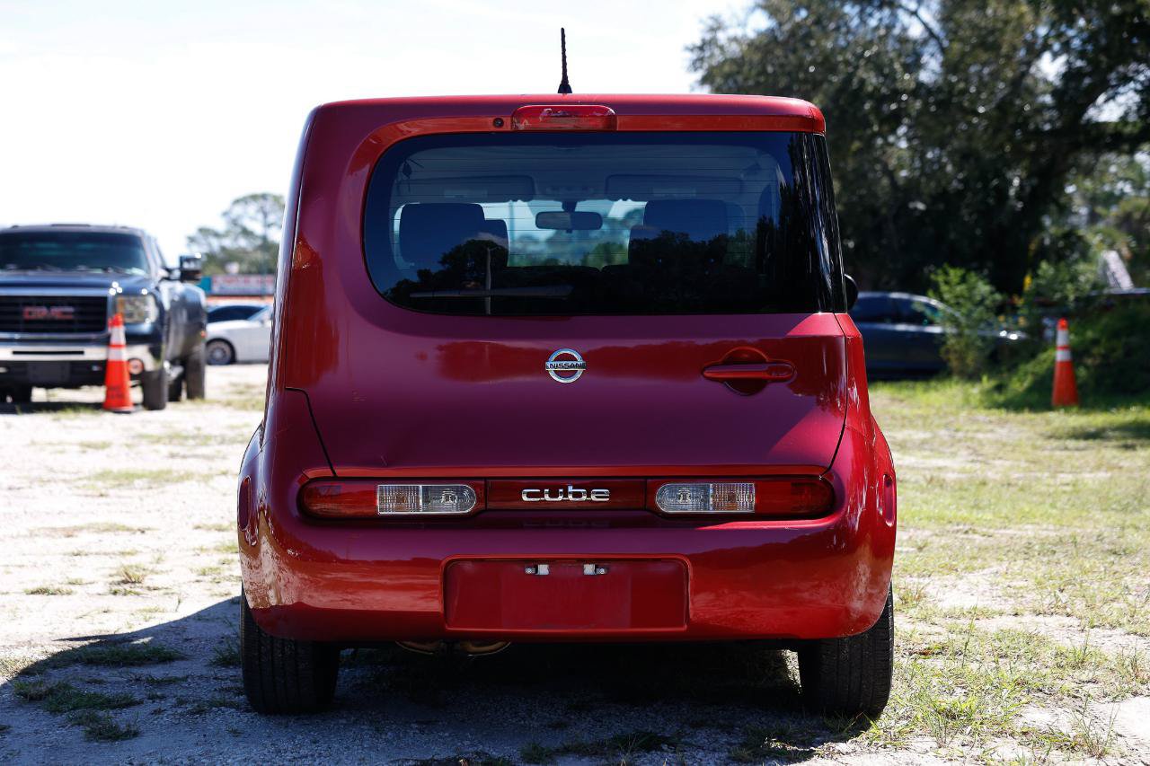 Used 2009 Nissan Cube 1.8 S w/ Interior Designer Pkg FWD image 7
