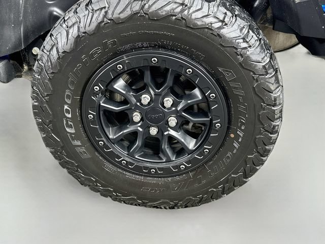 Used 2023 Jeep Wrangler Unlimited Rubicon 4xe AWD/4WD image 30