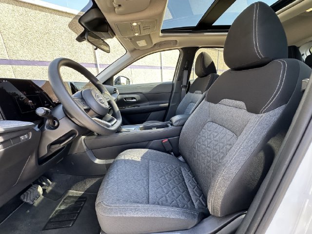 Used 2026 Nissan Kicks SV w/ SV Premium Package AWD/4WD image 27