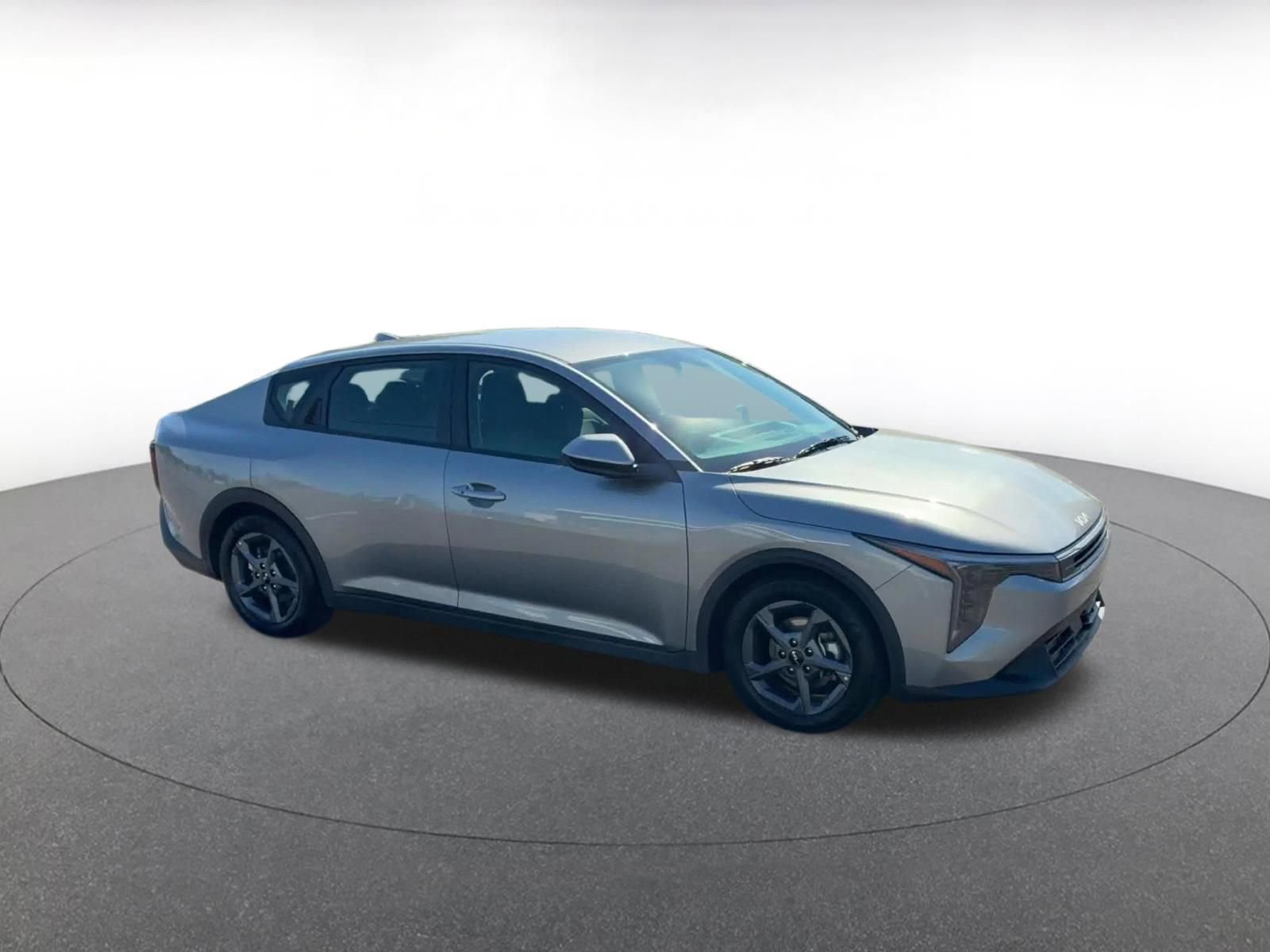 Used 2025 Kia K4 FWD image 2