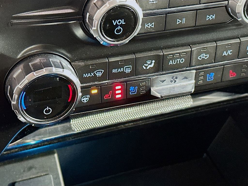 Used 2021 Ford F150 Lariat w/ Equipment Group 502A High image 20