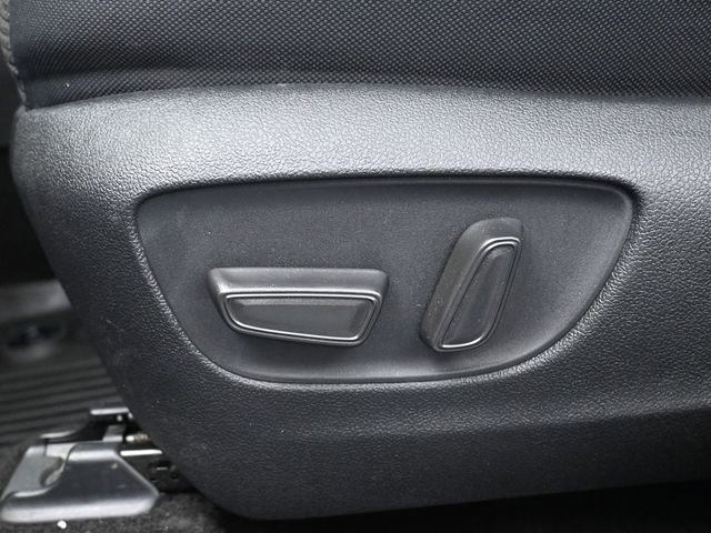 Used 2023 Toyota Highlander L image 13